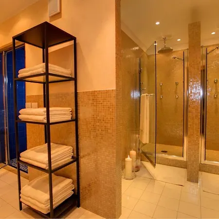 Вилла Sleeps 8 Pool Air Con Wifi Giove