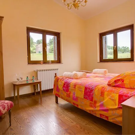Sleeps 8 Pool Air Con Wifi Вилла Giove